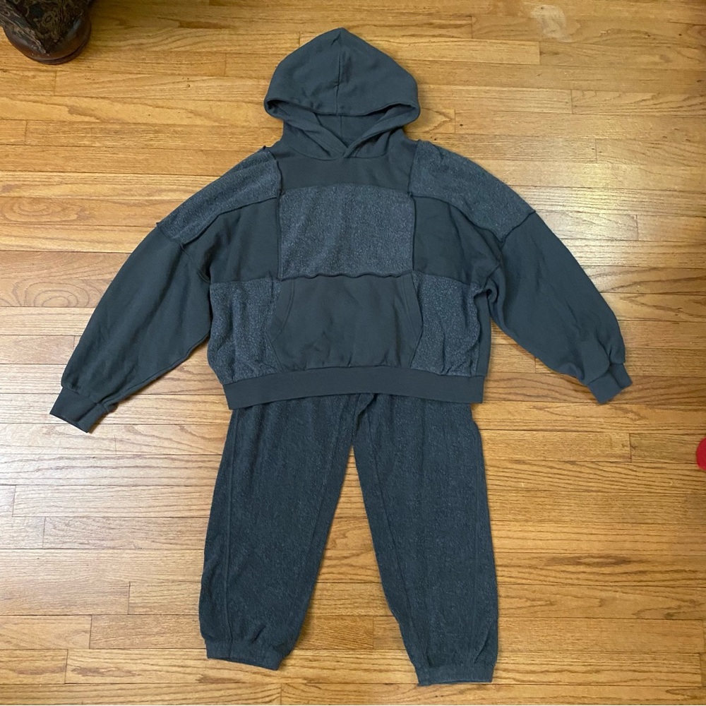 Aerie Gray Sherpa Fleece Lounge Set - Sweatshirt and Sweatpants - Medium